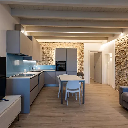 A Garda Dream Luxury بوسولينغو